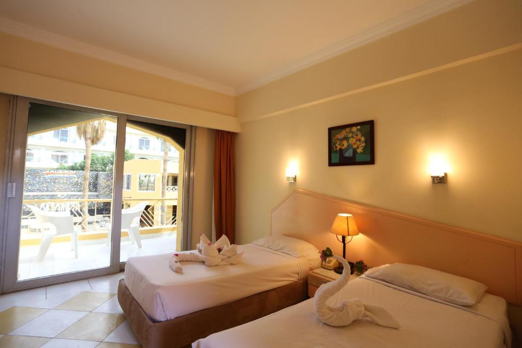 Aqua Fun Club Rezort 3*